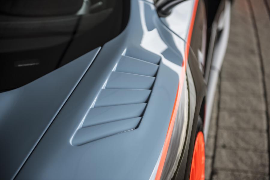 Детали экстерьера McLaren MSO 675LT Gulf Racing Theme 2018 года  (фото 6 из 10)